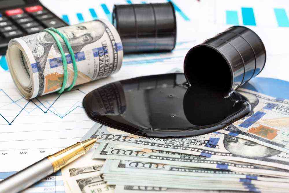 Госдума приняла закон о ценах на нефть марки Юралс по расчету НДПИ и НДФЛ